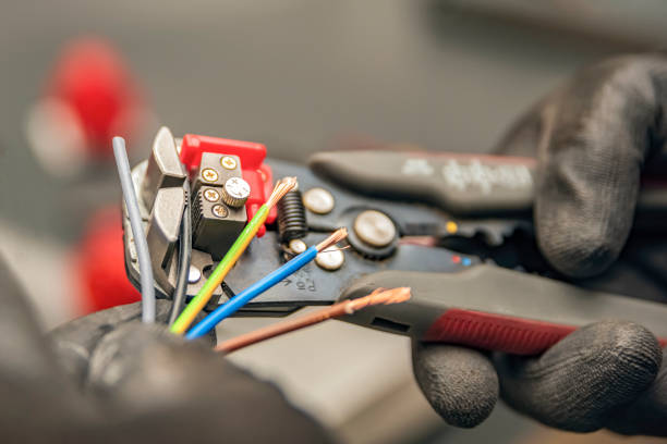 Best Emergency Electrical Repair  in Jamestown, ND
